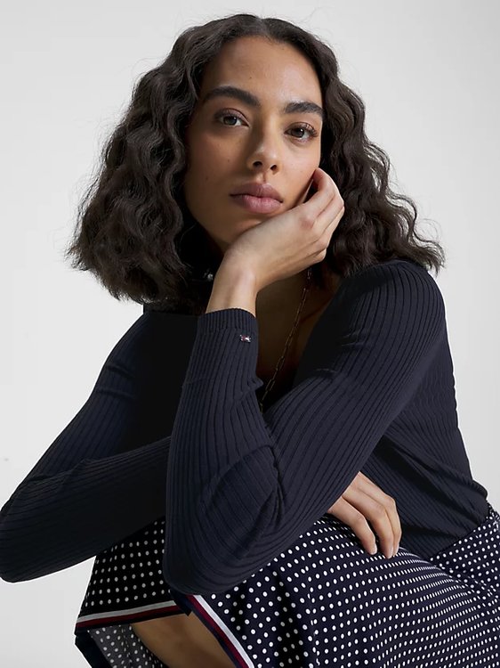 Luxusní Feminine Rib Scoop svetr, Navy barva