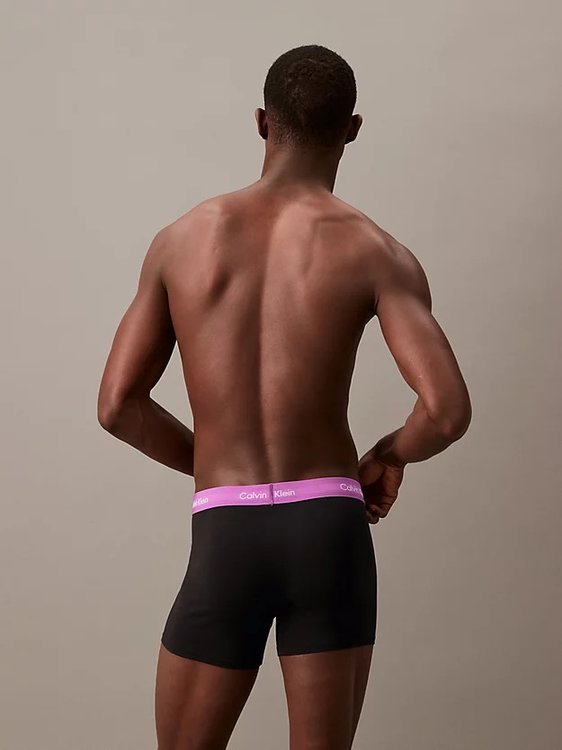 Černá barva, The Pride boxery 5ks