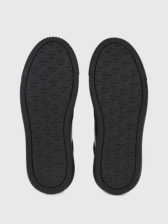 Černá barva, Chunky Mid kotníková obuv