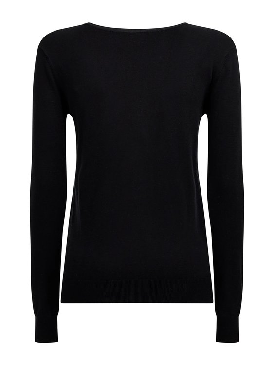 Černá barva, Liliane svetr