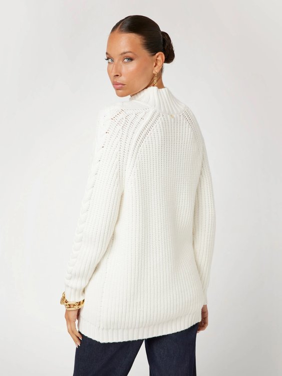 Módní Ozuna rolák, Bílá barva, 2024