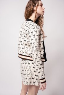 Bílá barva, Monogram Jacquard svetr