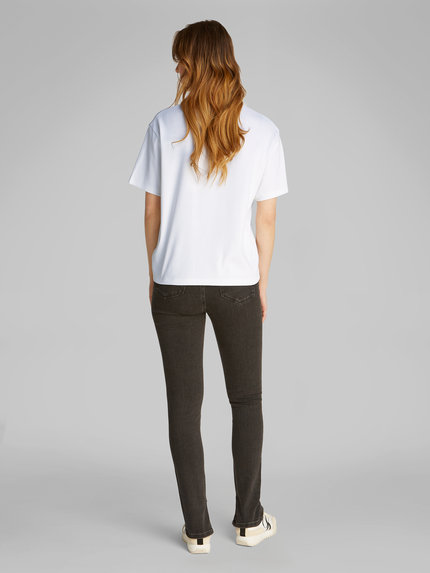 Módní J20J225247-YAA triko s/s, 2025