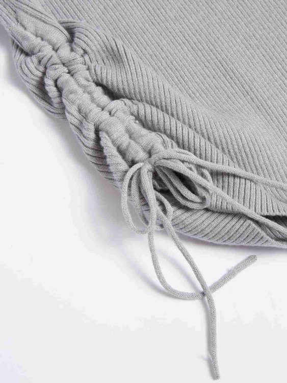 Šedá barva, Tara sukně 1