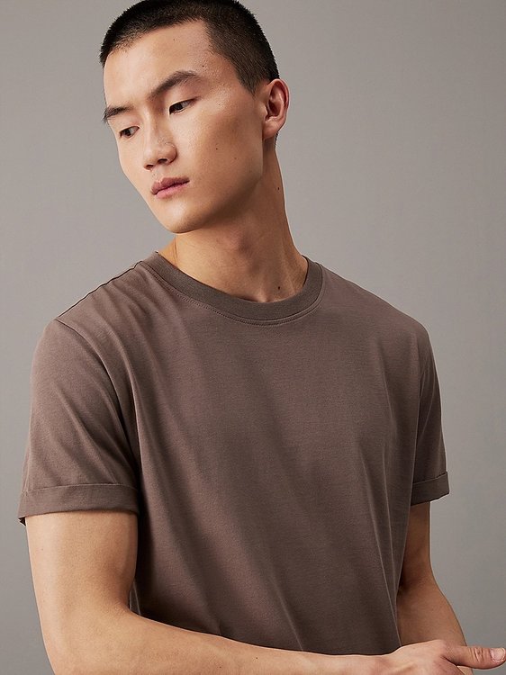 Módní J30J323482-PBX triko s/s, Hnědá barva, 2024