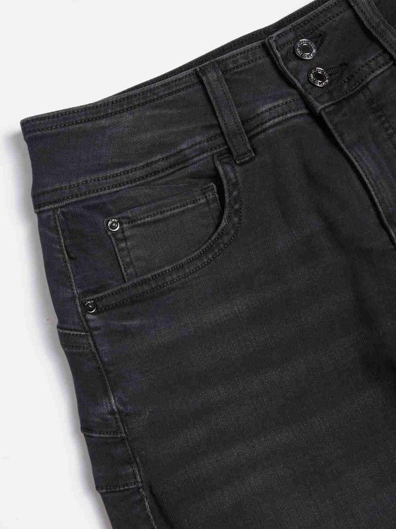 Guess – Shaping fit jeans 2