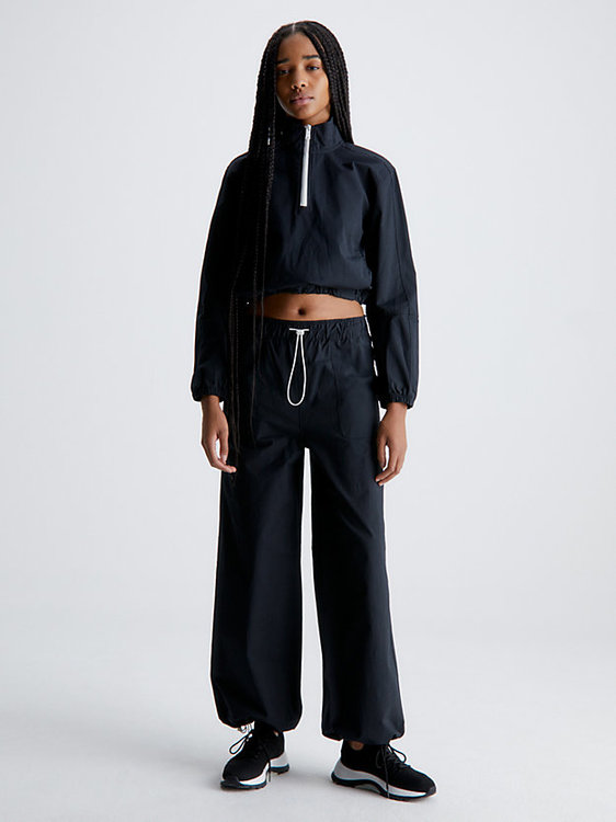 Módní Mockneck větrovka, Černá barva, 2023