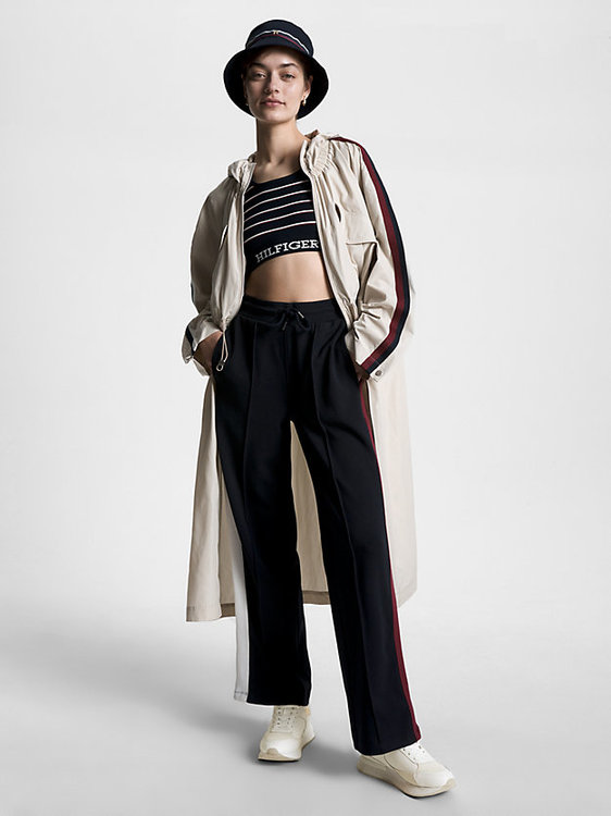 Krémová barva, Elevated Embossed tenisky