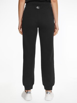 Módní není fotka Faded legíny, 2022