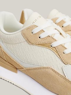 Hnědá barva, Lux Monogram Runner tenisky