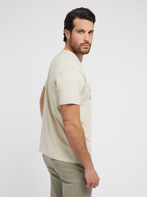 Embro triko – GUESS, Krémová barva Muži