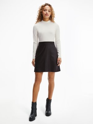 není fotka Milano šaty