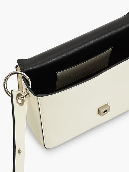 Krémová barva, Crossbody