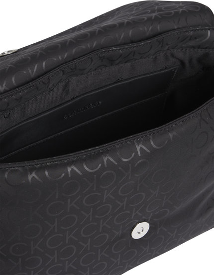 Módní K60K609615-0KP kabelka, 2022