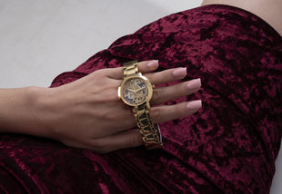GW0300L2-Gold Tone HODINKY – Guess Ženy, Ženy, Ženy 1