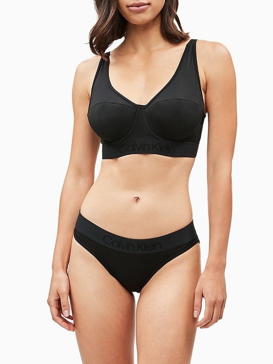 Černá barva, Podprsenka Tonal