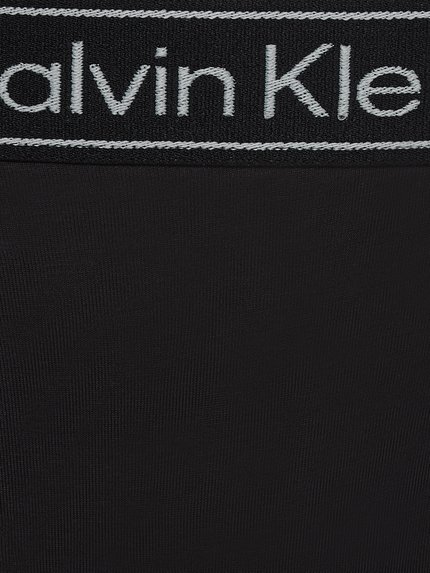 000QF6776E-UB1 tanga