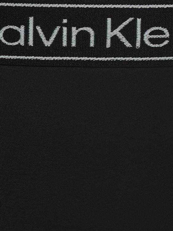 000QF6776E-UB1 tanga