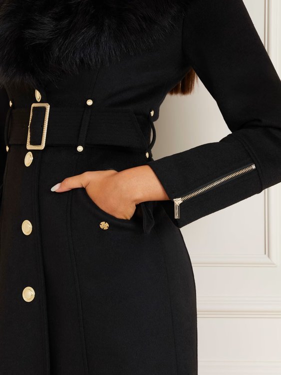 Černá barva, Alice kabát