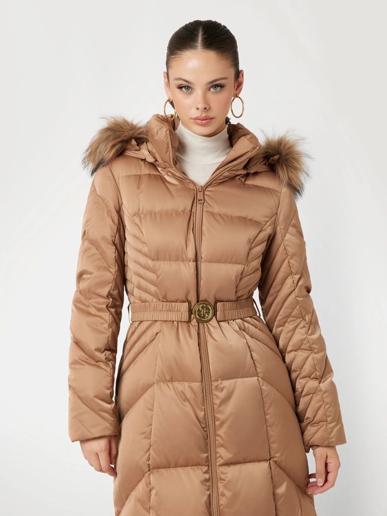 W4BL41WEX52-G1DQ BUNDA PEŘÍ – GUESS, Hnědá barva Ženy