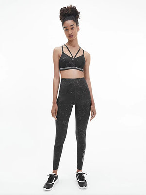 Černá barva, Wo sportovní legíny