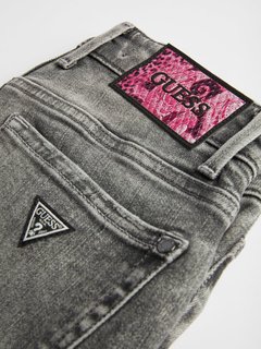 Šedá barva, Annette jeany