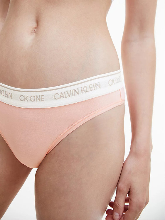Calvin Klein Underwear, Růžová barva CK One brief bikiny