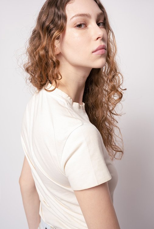 Pinko, Bílá barva Kiss logo triko