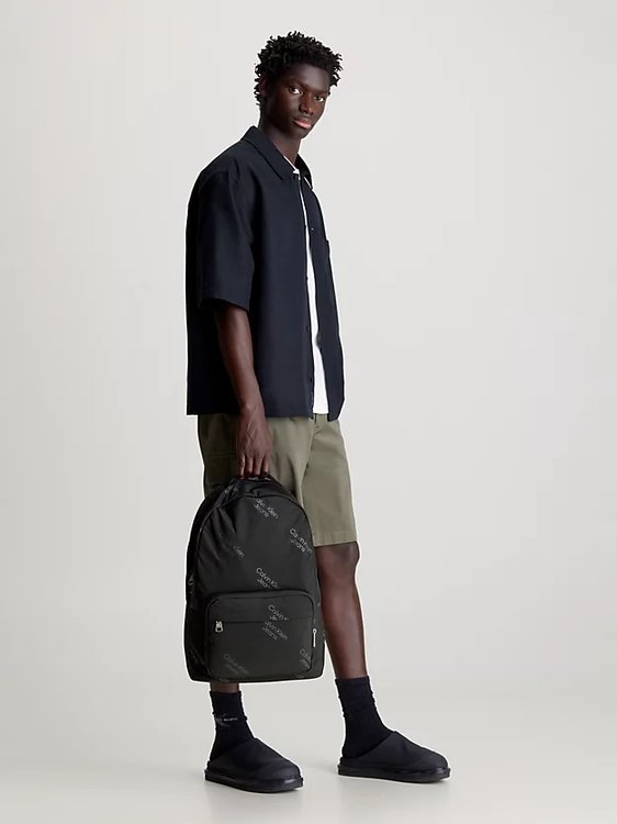 Módní Sport Essentials batoh, Černá barva, 2024