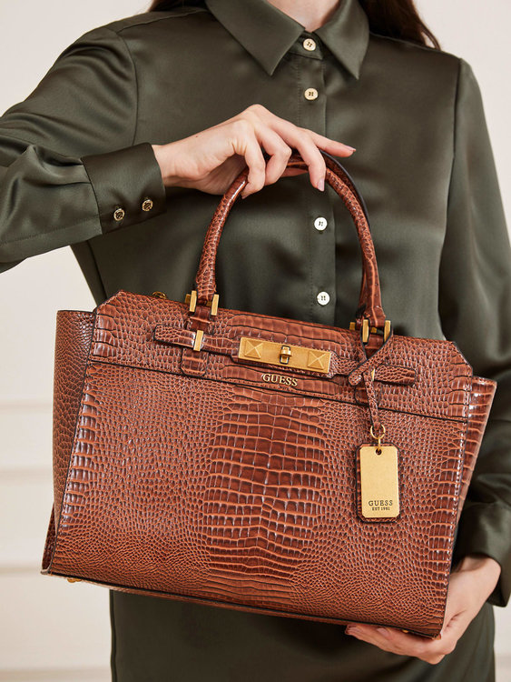 Hnědá barva, Raffie kabelka