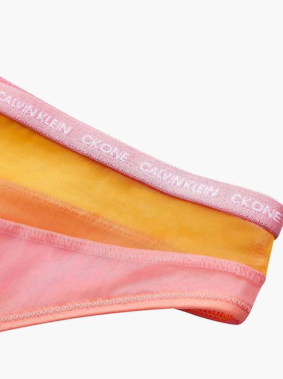 Oranžová, Růžová barva, Pride tanga