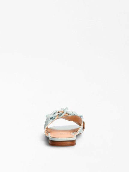 není fotka Sameya sandály