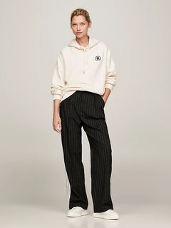 Bílá barva, Pointy Court tenisky