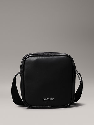 Calvin Klein Jeans – Reporter crossbody, Černá barva