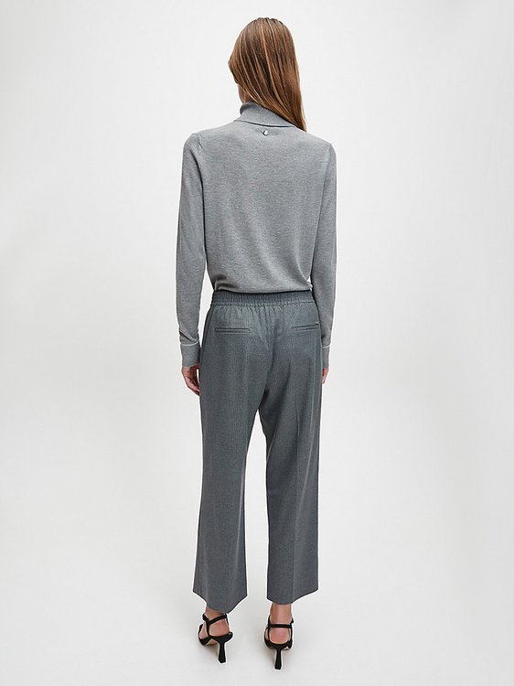 Módní Rolák, Šedá barva, 2020, 2021