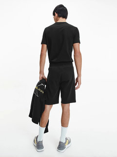 Černá barva, Two tone monogram tričko