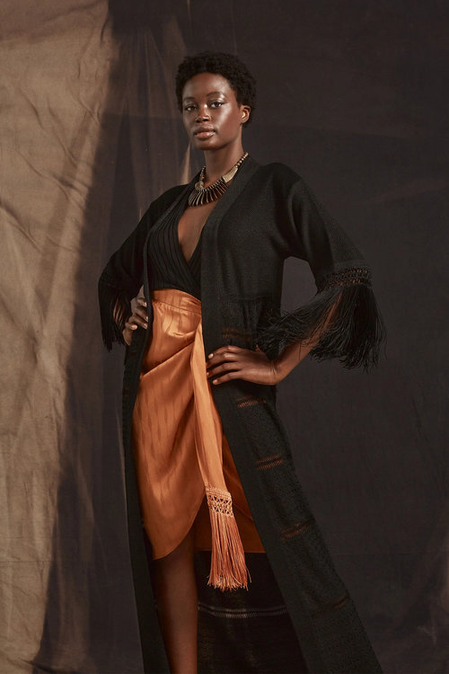 Módní Cortes svetr, Černá barva, 2022