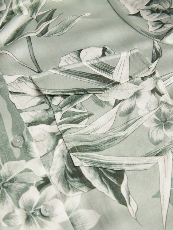 Zelená barva, Linda košile