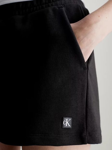 Módní CK Embro Badge šortky, Černá barva, 2024