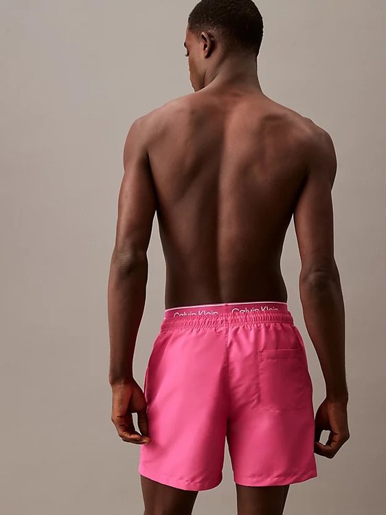 Růžová barva, CK Pride plavky