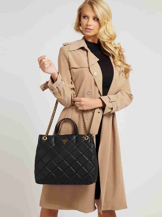 Černá barva, Cessily quilted kabelka