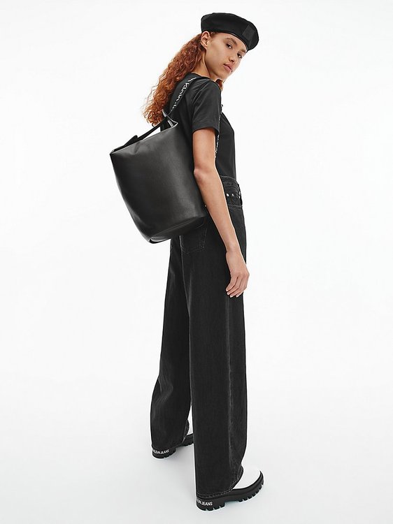 K60K608947-BDS kabelka Ženy