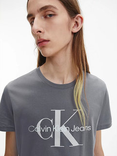 Calvin Klein Jeans, Šedá barva Seasonal triko