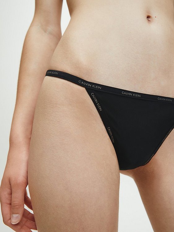 Luxusní Tanga, Černá barva