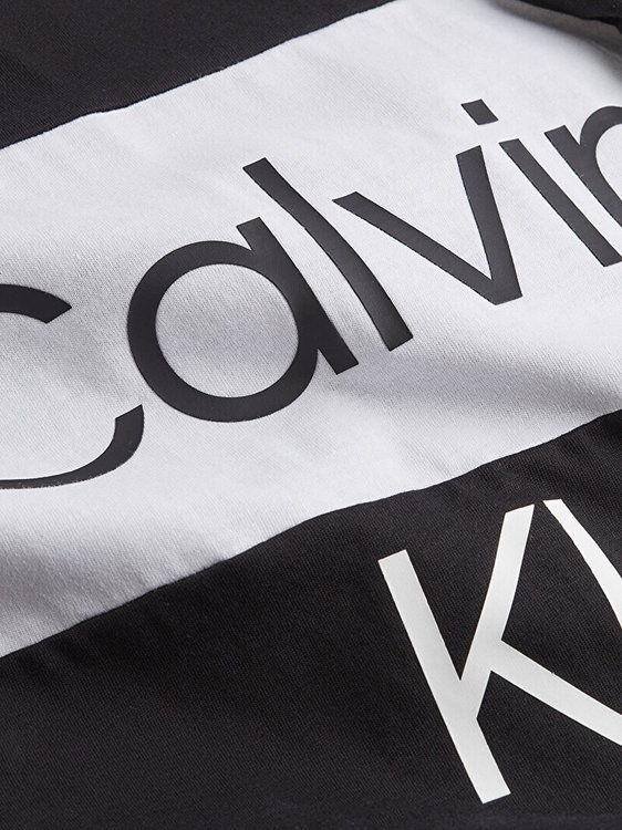 Módní Institutional triko, Černá barva, 2022