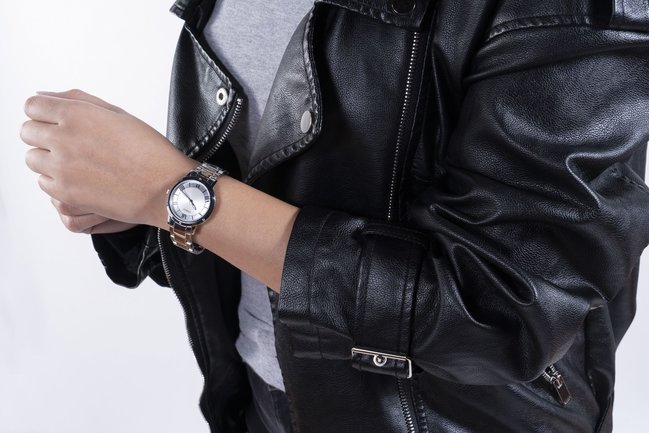 Guess – Hodinky Dawn, Stříbrná barva 1