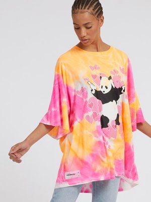 GUESS – W3GI49K9RM4-F32L TRIKO BANKSY S/S