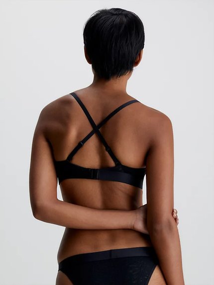 Módní Intrinsic podprsenka, Černá barva, BASIC                                   , 2023