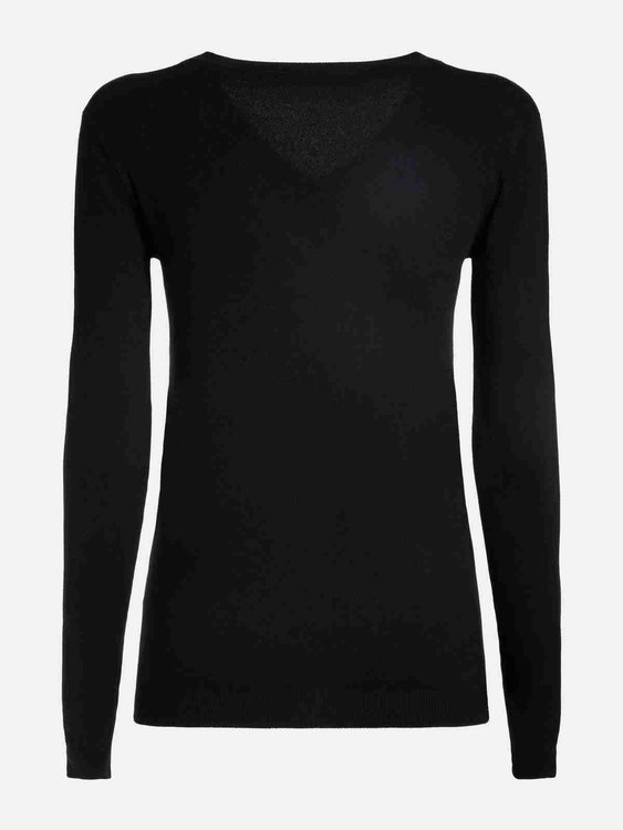 Černá barva, Odette svetr 1