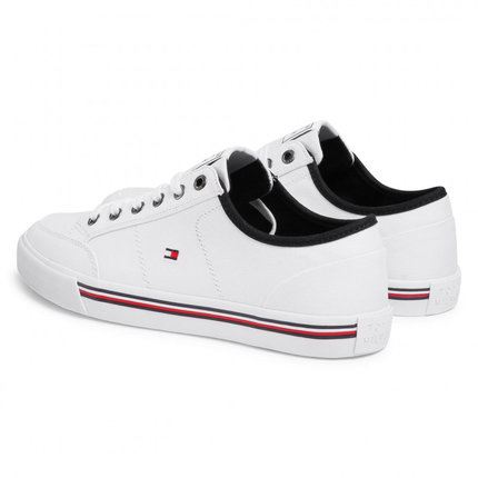 Bílá barva, Core Corporate sneakers